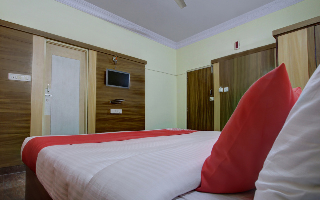 OYO 24259 Hotel Blue Inn