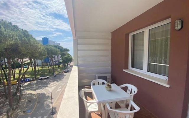 Sunny Terraced Apartment in Lignano