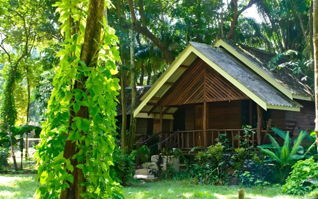Khao Sok Riverside Cottage
