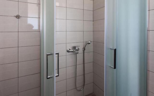 Modern art apt in Glyfada with sea view