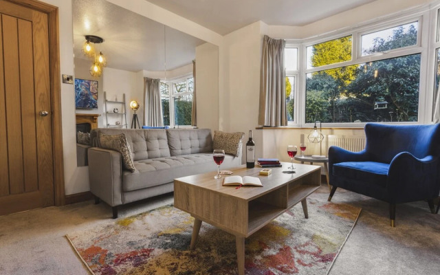 Ellerthwaite Place Getaway with Hot Tub