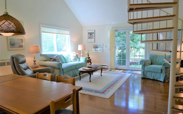 48 Middlecott - 2 Bedroom Condo