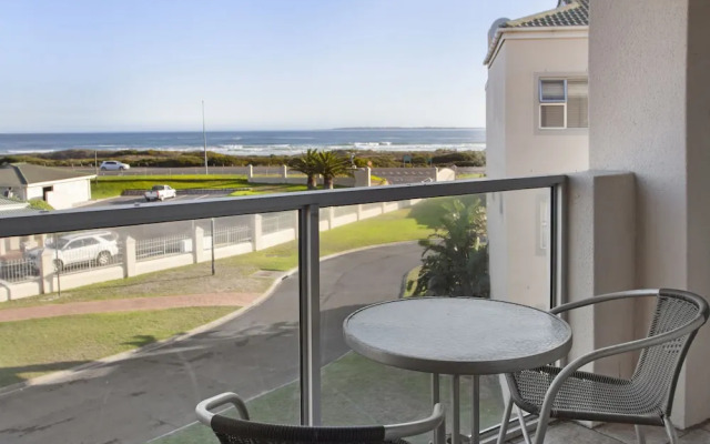 Big Bay Beach Club 21