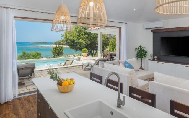 Porto Bus Beachfront 1