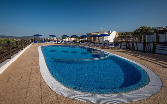 Vista Blu Villa With Shared Pool