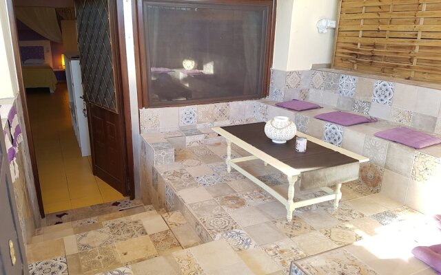 The golden brown luxury guesthouse