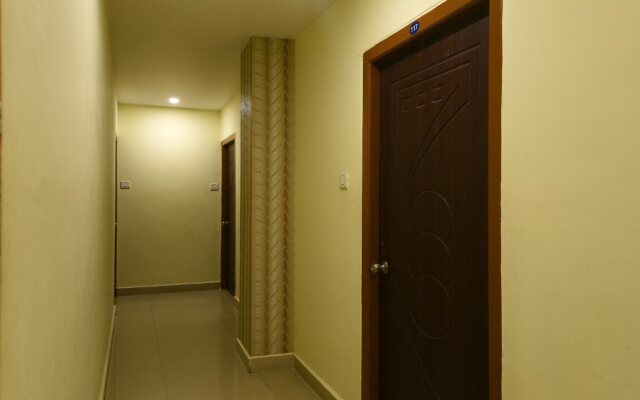 B Square Inn By OYO Rooms