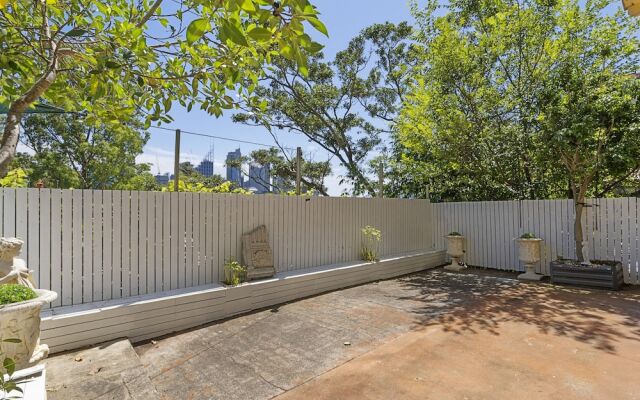 Azzurro Pod Hotel Potts Point
