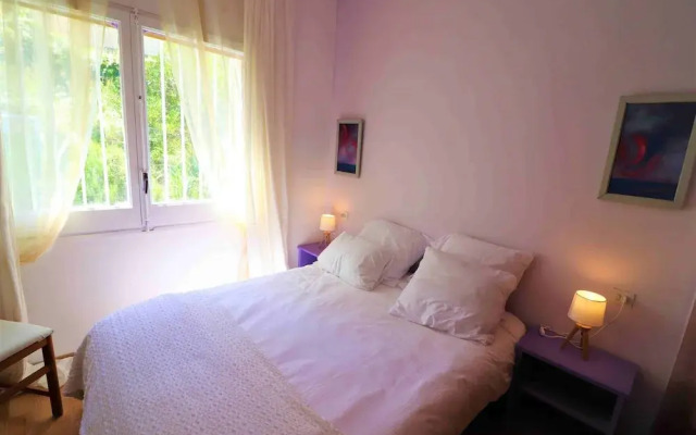 Spacious Apt. With Barbecue in Roses