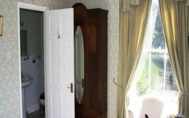 Woodlands Country House