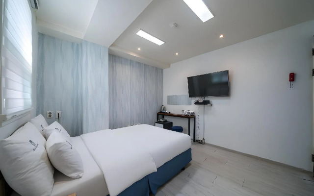 Must Stay Hotel Myeongdong