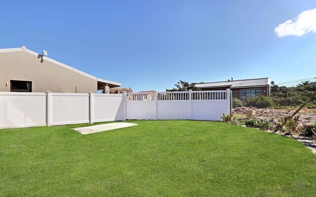 The Beach Cottage Betty's Bay