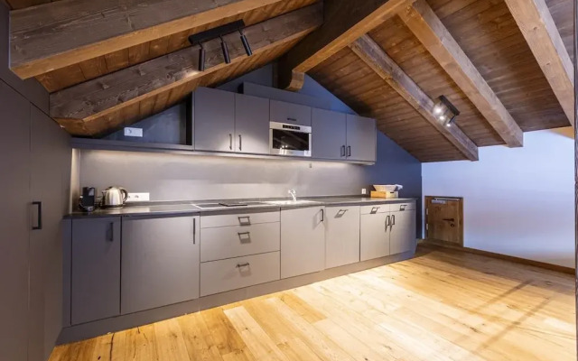 Spacious Apartment With Shared Pool