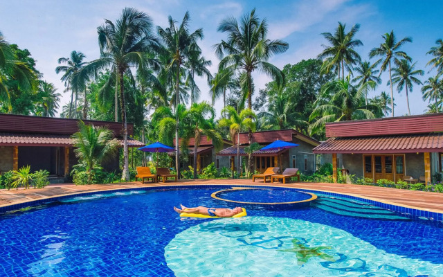 Sea Far Resort
