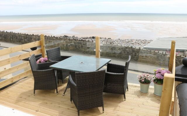 Glan Y Mor