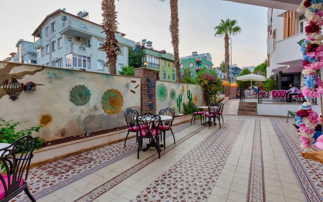 Azuu Suite Hotel