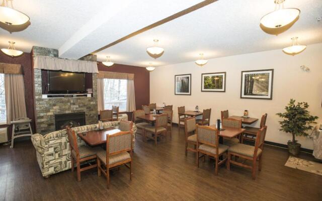 Lakeview Inns & Suites - Chetwynd