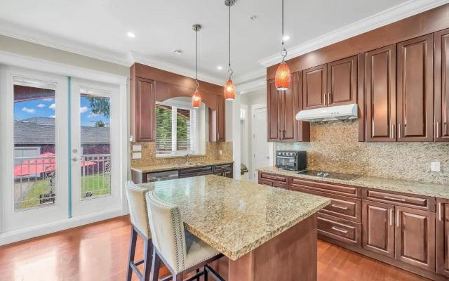 Oakridge Home