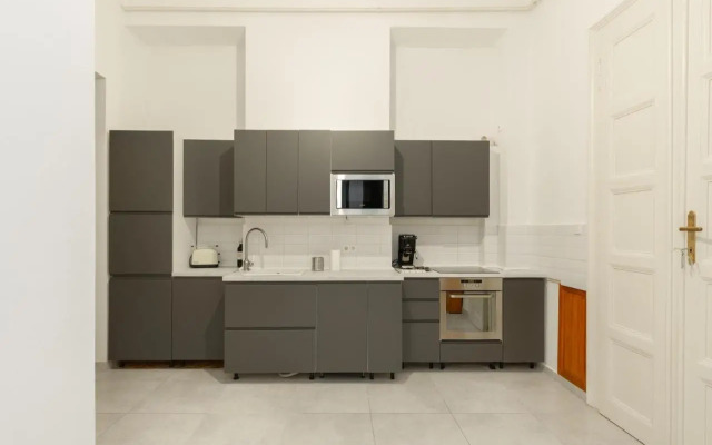 SUPER CENTRAL 2BR-2BT with Balcony&View&Sauna&Jacuzzi