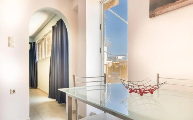 Penthouse with big terrace 2 mins from the metro