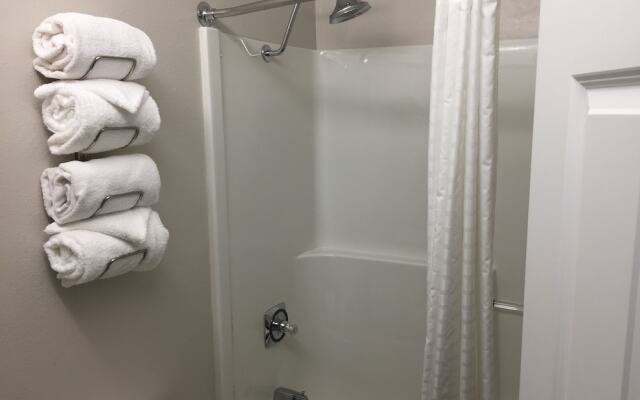 Pinemark Inn & Suites