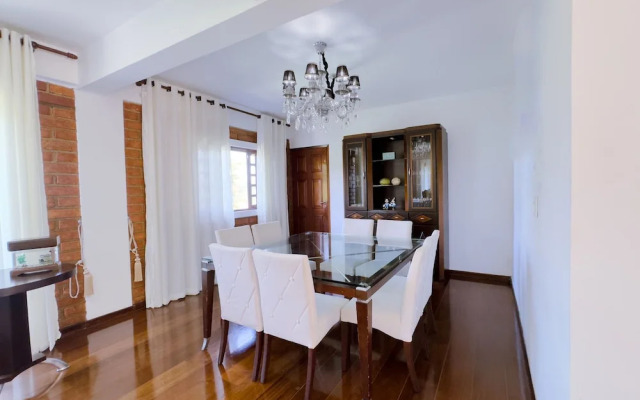 Casa de Luxo 2500m na Granja Viana