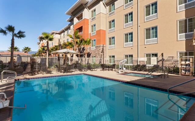 Hampton Inn & Suites San Bernardino