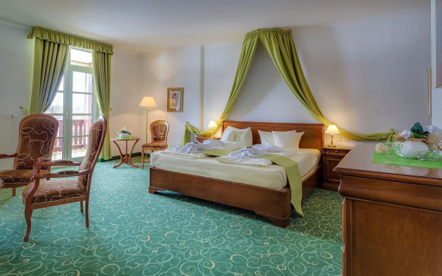Panorama Berghotel Wettiner Höhe
