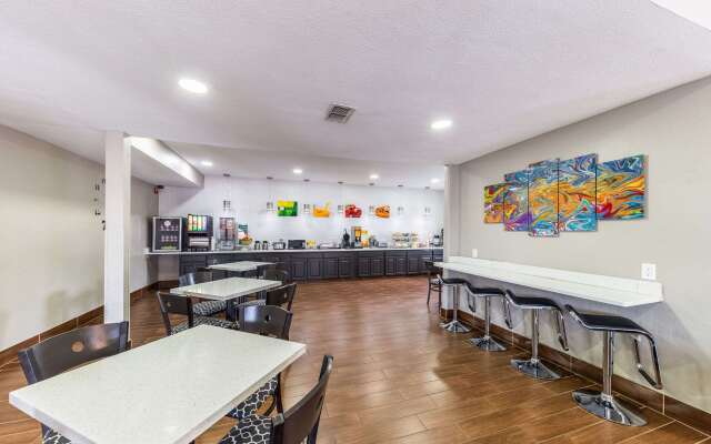 Quality Inn & Suites Canton