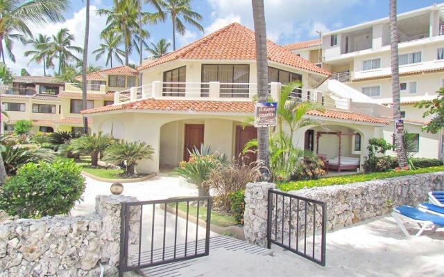 Los Corales Villas & Aparts Ocean View