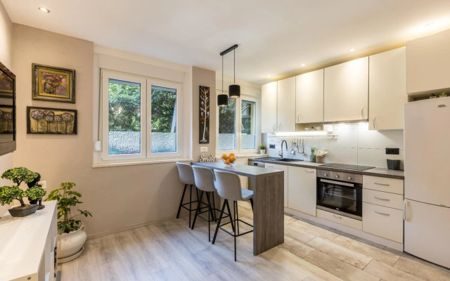 Artistic chill art apartment 2+2.Centar of Split.