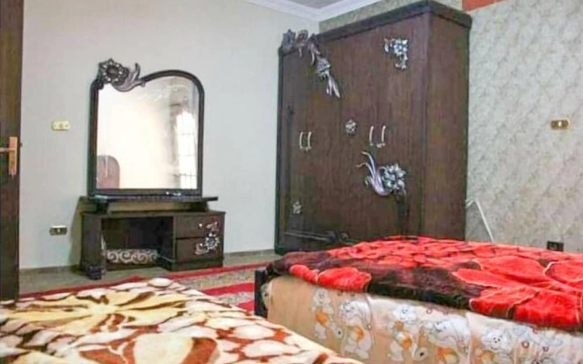 Pyramid Rise Apartments