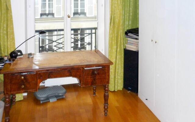 Apartment With 3 Bedrooms in Paris, With Wonderful City View and Wifi