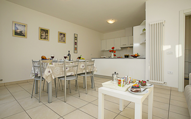 Torbole Relax, Pool & Balcony Apartment