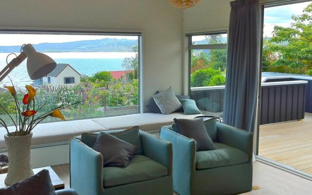 Lakeview House - Taupo Holiday Home