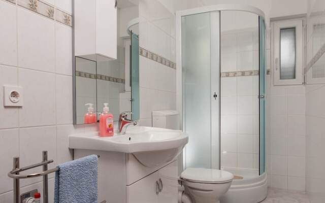 Modern Holiday Home in Podstrana With Pool