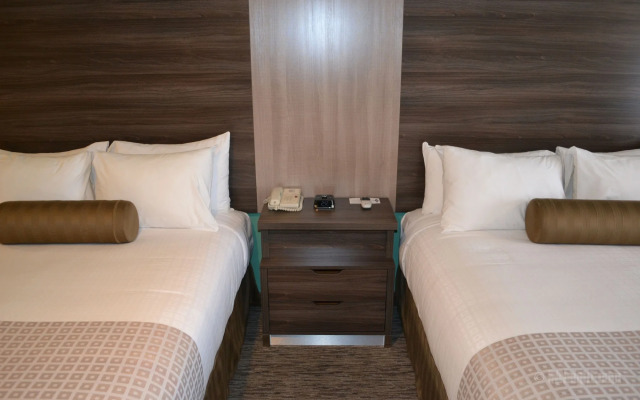 Yosemite Southgate Hotel & Suites