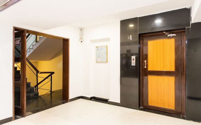 OYO 25042 Vikramaditya Hotel