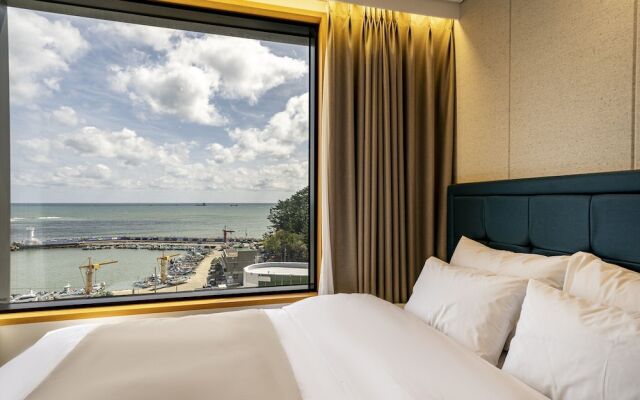 Busan Songjeong Brooks Hotel