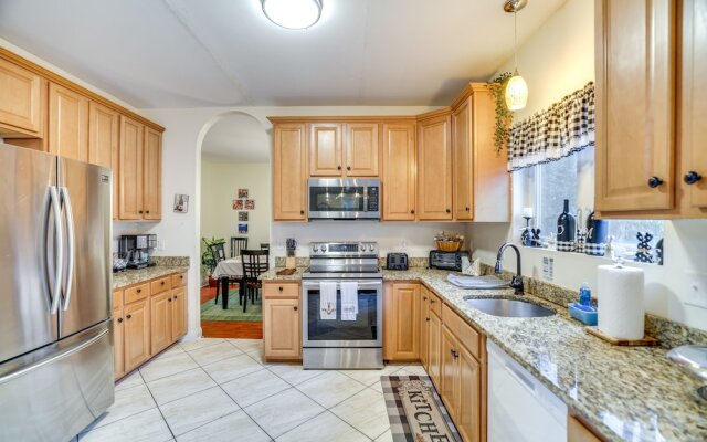 Pet-friendly Tobyhanna Escape Near Hiking & Skiing