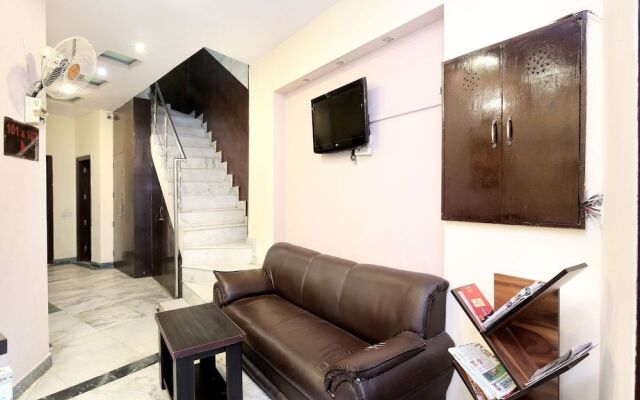 OYO 16441 Hotel Gurjeet