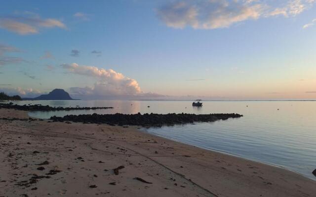 Beach Luxury Apartment in Tamarin Unit B4
