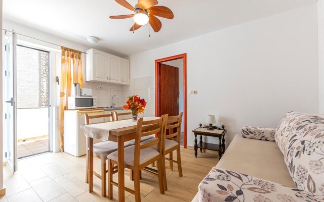 Awesome Apartment in Duce With Wifi and 1 Bedrooms