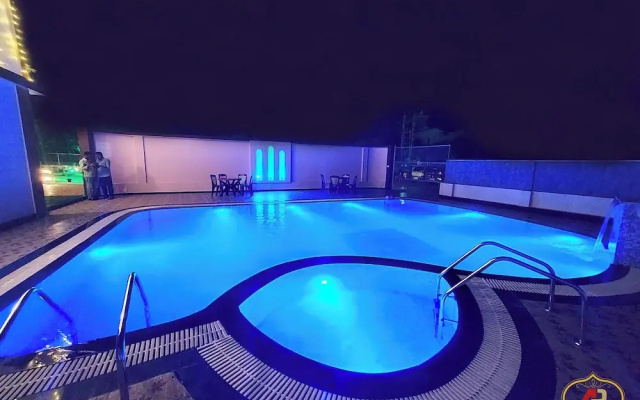 Hotel Aayes & Resort
