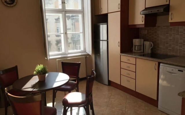 Grand Market Luxury Apartments