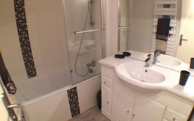 Apartment Allee Paul le Flem