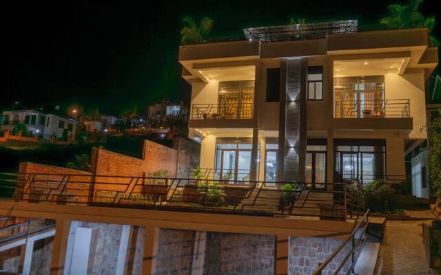 Rooftop View Apartments Rebero
