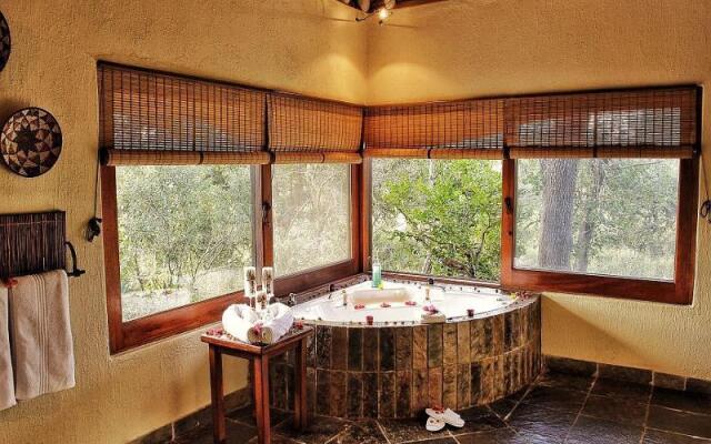 Kambaku Safari Lodge