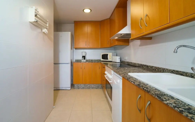 Fais in D nia With 2 Bedrooms and 2 Bathrooms
