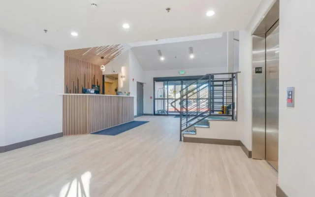 Days Inn by Wyndham Thornton